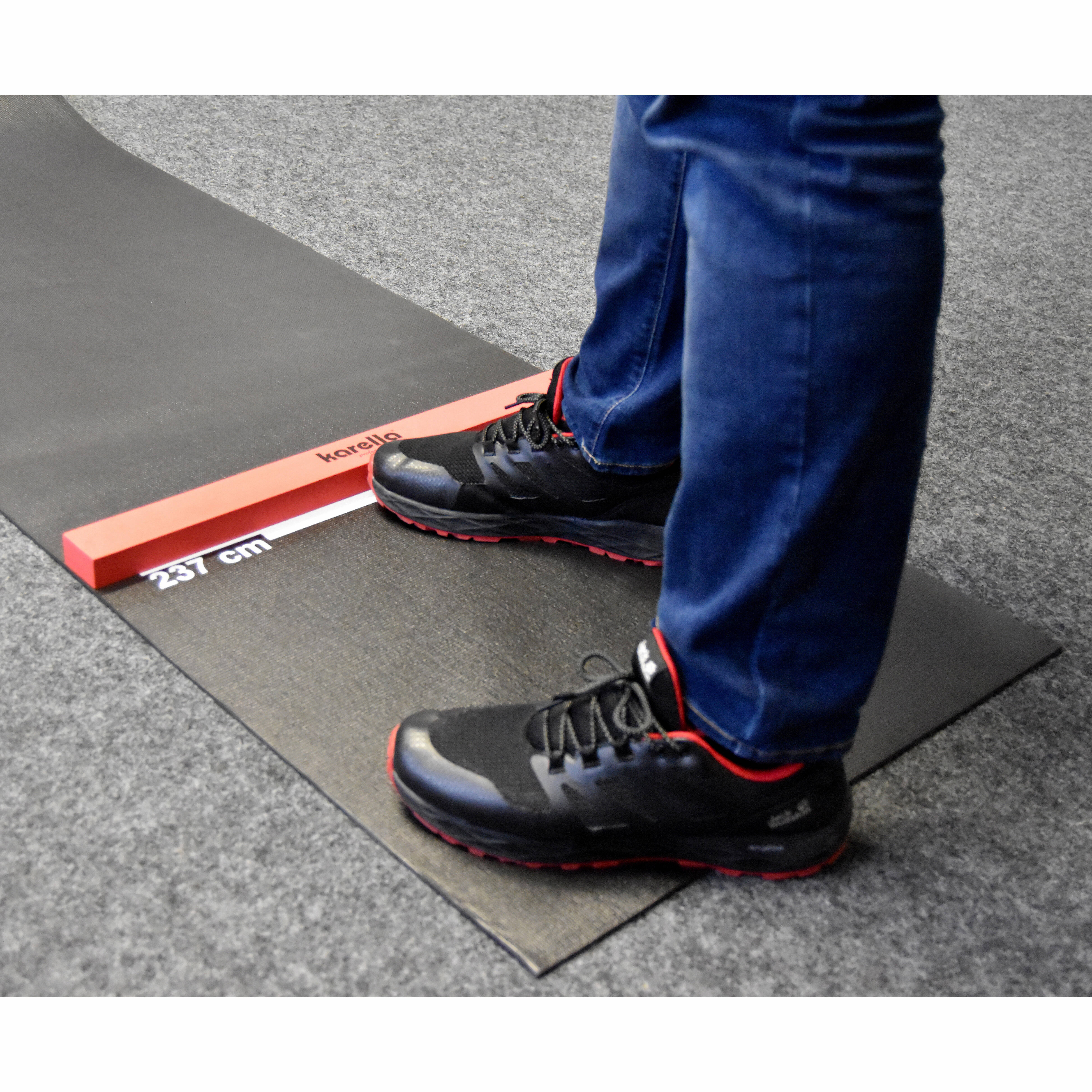 Karrella-Ultimo-Klebeoche-Im-Einsatz Karella - Ultimo Klebeoche