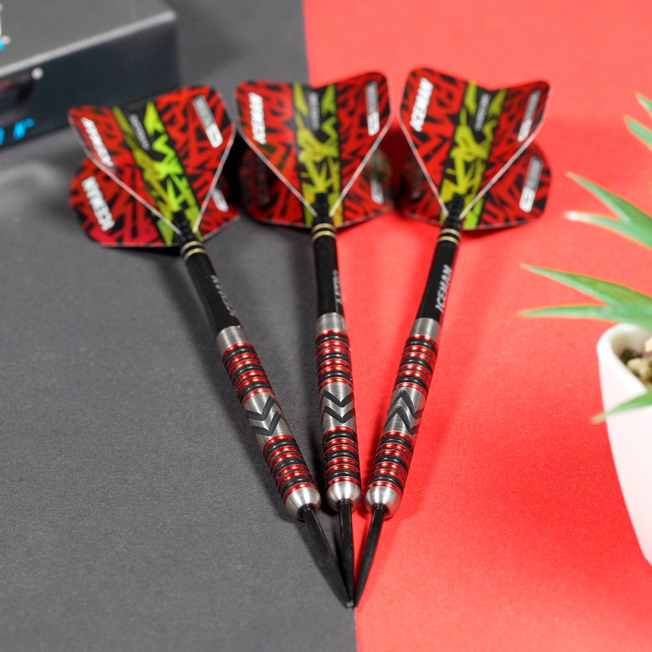 Red-Dragon-Gerwyn-Price-Firebird-Steeldart-Echtfoto Red Dragon - Gerwyn Price Firebird - Steeldart