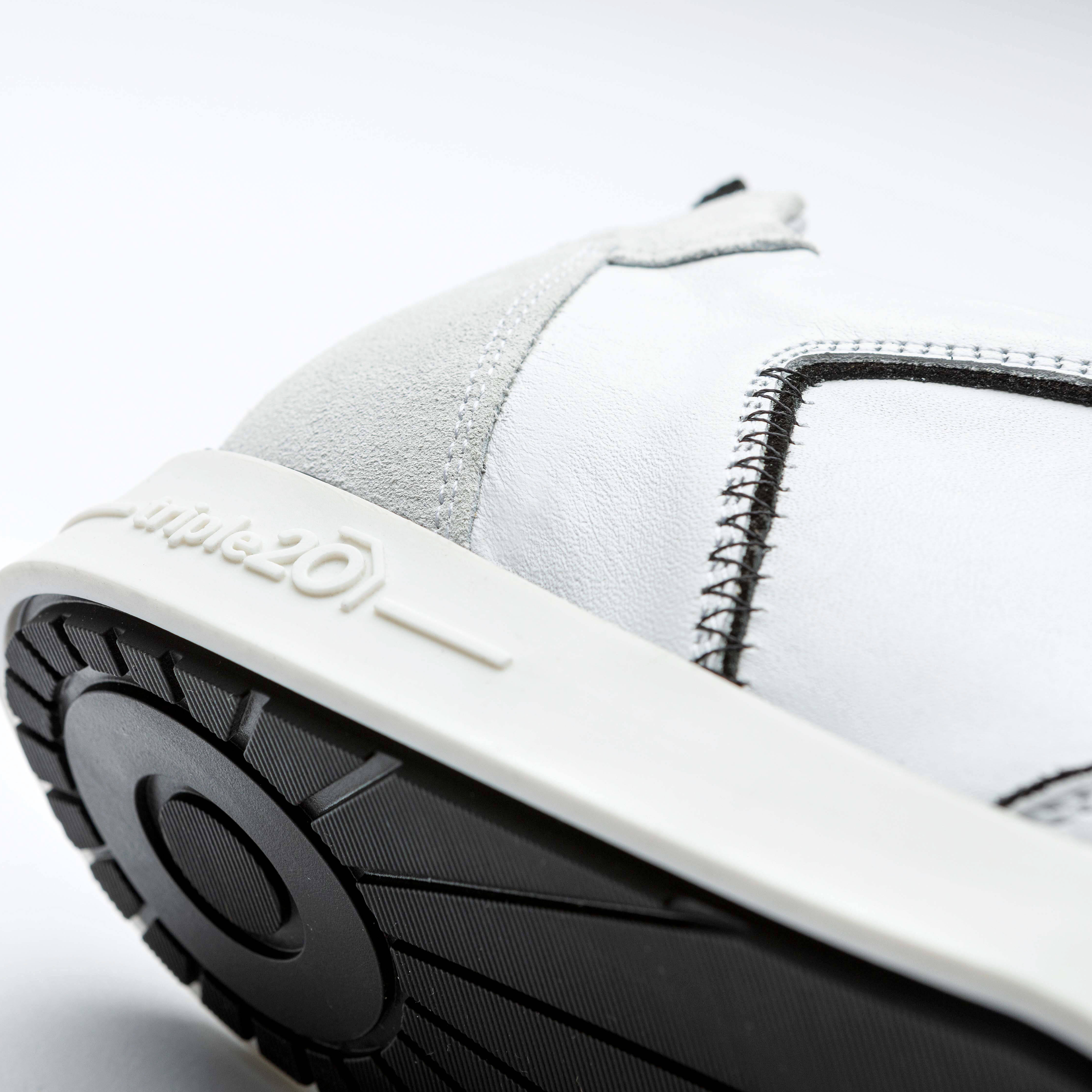 Triple20-Dartsshoes-Leder-Weiss-Schwarz-Details-Sohle Triple20 Dartsshoes - Leder Weiß/Schwarz