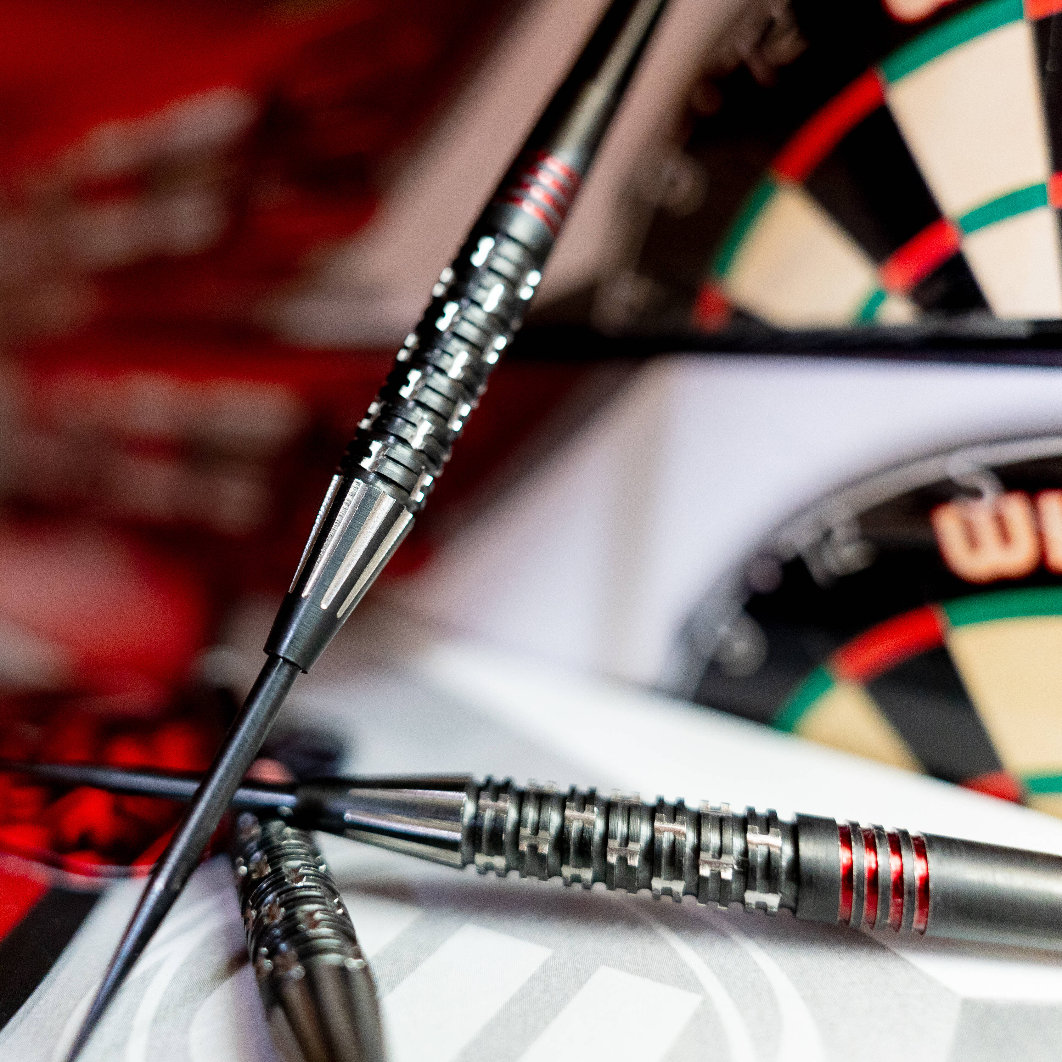 Red-Dragon-Jonny-Clayton-Premier-League-SE-Steeldart-Echtfoto Red Dragon - Jonny Clayton Premier League SE - Steeldart